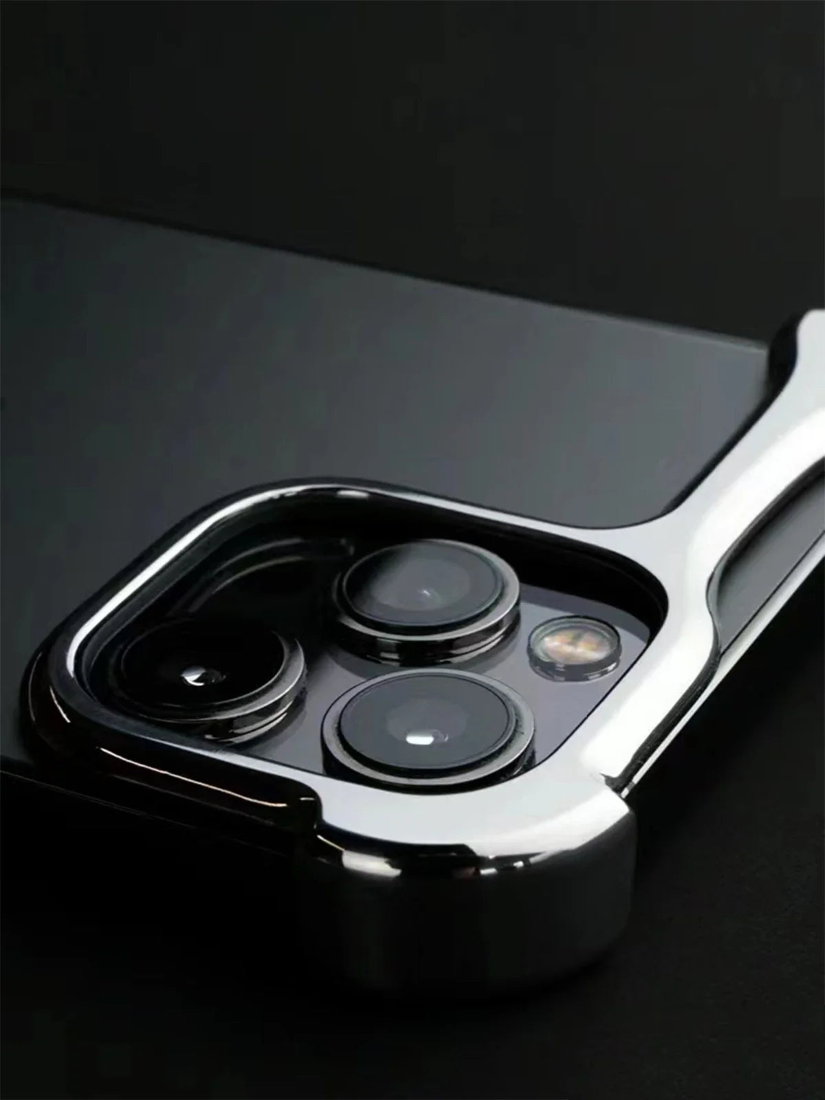 Minimalist Fall Protective Case